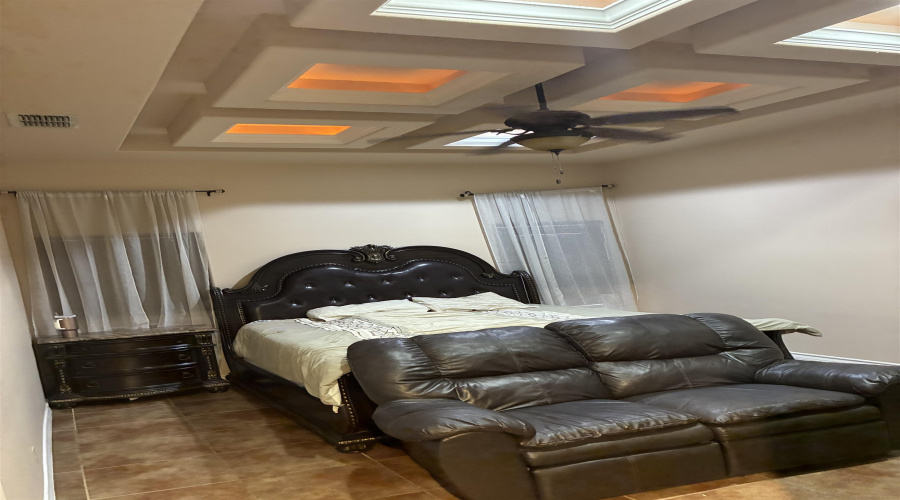 105 Queen Palm Dr., LAREDO, Texas 78045, 4 Bedrooms Bedrooms, 7 Rooms Rooms,2 BathroomsBathrooms,Residential,For Sale,105 Queen Palm Dr.,20254732