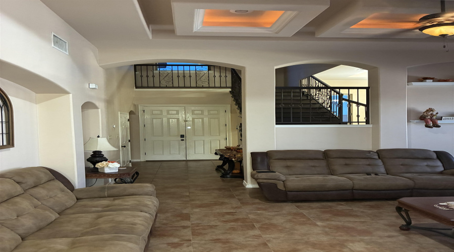 105 Queen Palm Dr., LAREDO, Texas 78045, 4 Bedrooms Bedrooms, 7 Rooms Rooms,2 BathroomsBathrooms,Residential,For Sale,105 Queen Palm Dr.,20254732