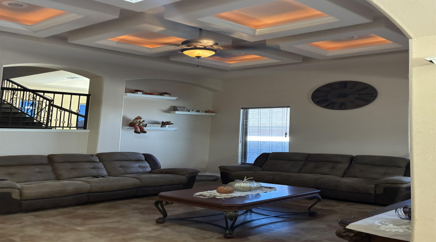 105 Queen Palm Dr., LAREDO, Texas 78045, 4 Bedrooms Bedrooms, 7 Rooms Rooms,2 BathroomsBathrooms,Residential,For Sale,105 Queen Palm Dr.,20254732