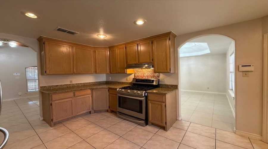 4104 Jalapa St, Laredo, Texas 78046, 3 Bedrooms Bedrooms, 8 Rooms Rooms,2 BathroomsBathrooms,Residential,For Sale,4104 Jalapa St,20254733