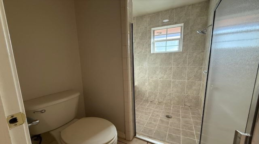 4104 Jalapa St, Laredo, Texas 78046, 3 Bedrooms Bedrooms, 8 Rooms Rooms,2 BathroomsBathrooms,Residential,For Sale,4104 Jalapa St,20254733