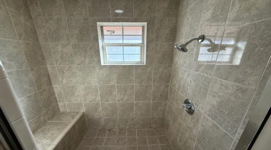 4104 Jalapa St, Laredo, Texas 78046, 3 Bedrooms Bedrooms, 8 Rooms Rooms,2 BathroomsBathrooms,Residential,For Sale,4104 Jalapa St,20254733