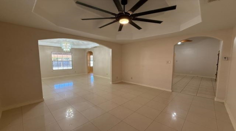 4104 Jalapa St, Laredo, Texas 78046, 3 Bedrooms Bedrooms, 8 Rooms Rooms,2 BathroomsBathrooms,Residential,For Sale,4104 Jalapa St,20254733