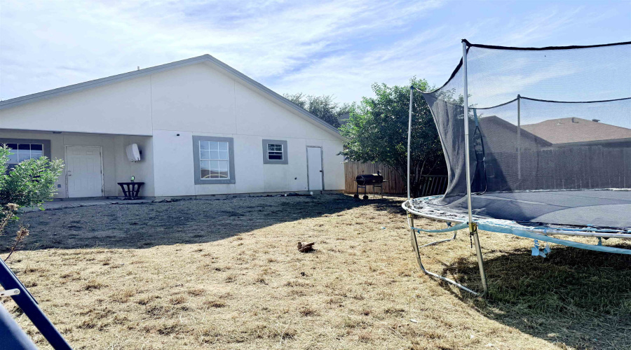 5522 Conroe St, Laredo, Texas 78046, 3 Bedrooms Bedrooms, 4 Rooms Rooms,2 BathroomsBathrooms,Residential,For Sale,5522 Conroe St,20254734