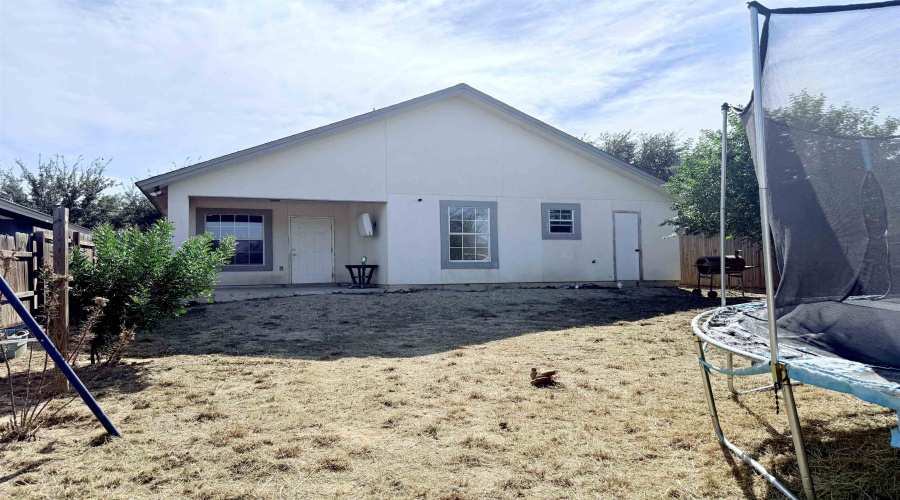 5522 Conroe St, Laredo, Texas 78046, 3 Bedrooms Bedrooms, 4 Rooms Rooms,2 BathroomsBathrooms,Residential,For Sale,5522 Conroe St,20254734