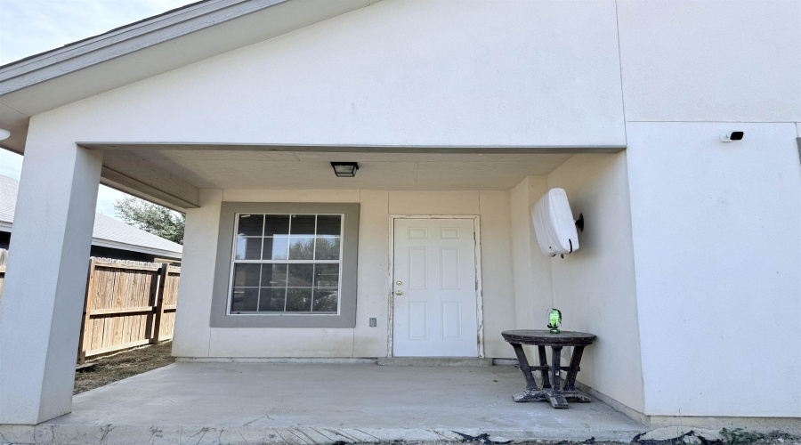 5522 Conroe St, Laredo, Texas 78046, 3 Bedrooms Bedrooms, 4 Rooms Rooms,2 BathroomsBathrooms,Residential,For Sale,5522 Conroe St,20254734