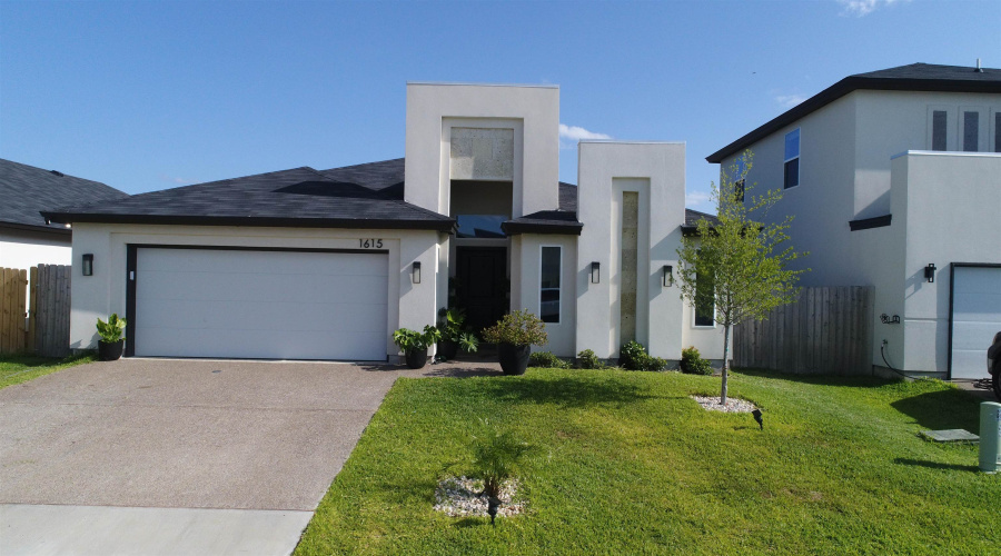 1615 Latigo Loop, LAREDO, Texas 78046, 3 Bedrooms Bedrooms, 6 Rooms Rooms,2 BathroomsBathrooms,Residential,For Rent,1615 Latigo Loop,20254735