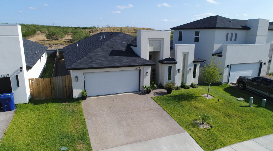 1615 Latigo Loop, LAREDO, Texas 78046, 3 Bedrooms Bedrooms, 6 Rooms Rooms,2 BathroomsBathrooms,Residential,For Rent,1615 Latigo Loop,20254735