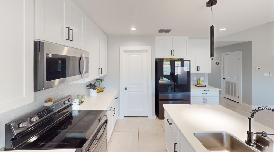 1615 Latigo Loop, LAREDO, Texas 78046, 3 Bedrooms Bedrooms, 6 Rooms Rooms,2 BathroomsBathrooms,Residential,For Rent,1615 Latigo Loop,20254735