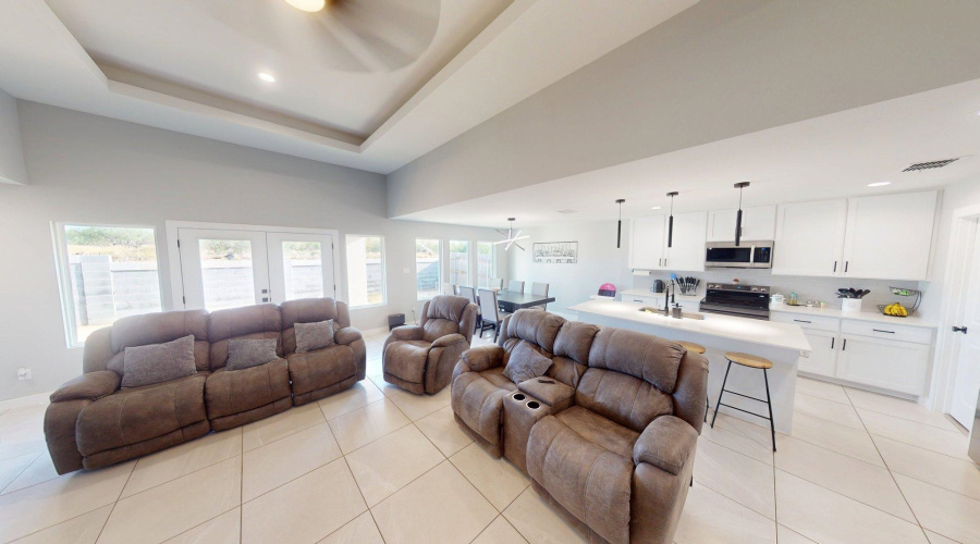 1615 Latigo Loop, LAREDO, Texas 78046, 3 Bedrooms Bedrooms, 6 Rooms Rooms,2 BathroomsBathrooms,Residential,For Rent,1615 Latigo Loop,20254735