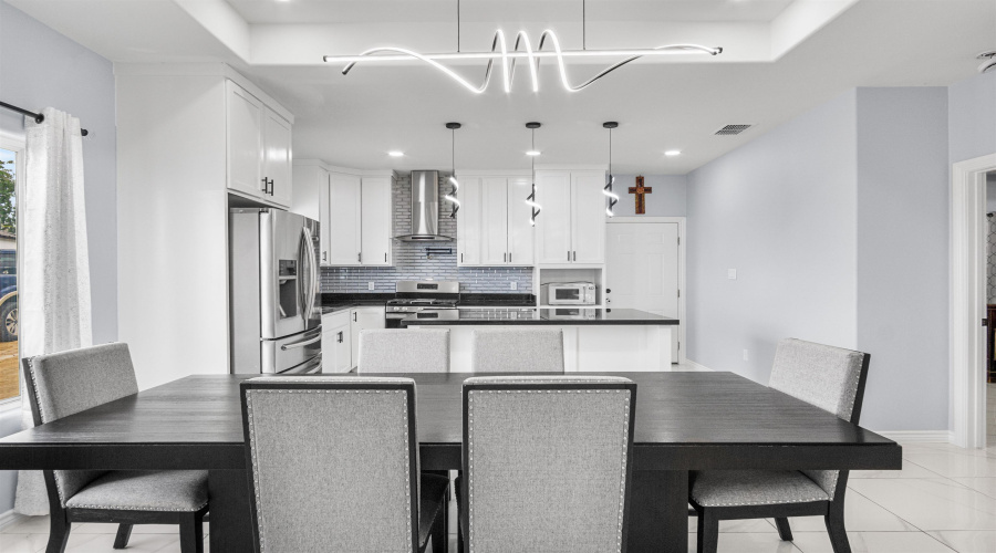 5409 Galicia Lane, Laredo, Texas 78046, 3 Bedrooms Bedrooms, 4 Rooms Rooms,2 BathroomsBathrooms,Residential,For Sale,5409 Galicia Lane,20254736