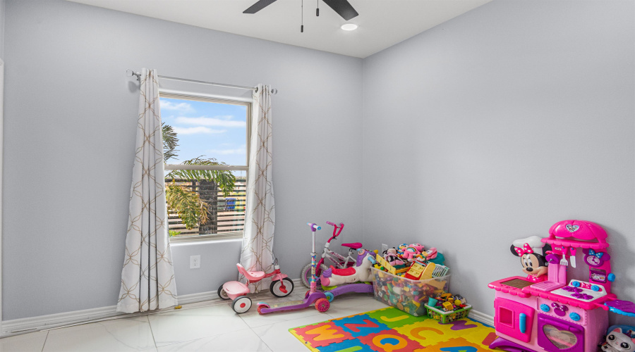 5409 Galicia Lane, Laredo, Texas 78046, 3 Bedrooms Bedrooms, 4 Rooms Rooms,2 BathroomsBathrooms,Residential,For Sale,5409 Galicia Lane,20254736