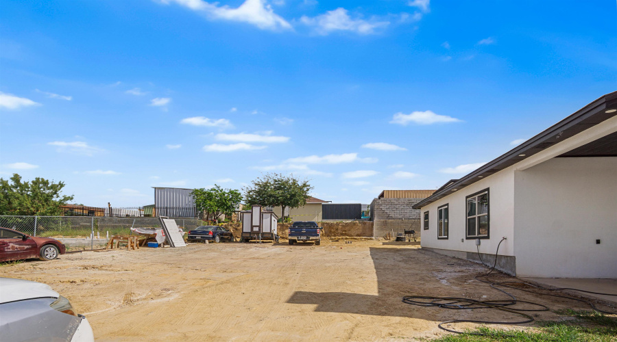 5409 Galicia Lane, Laredo, Texas 78046, 3 Bedrooms Bedrooms, 4 Rooms Rooms,2 BathroomsBathrooms,Residential,For Sale,5409 Galicia Lane,20254736