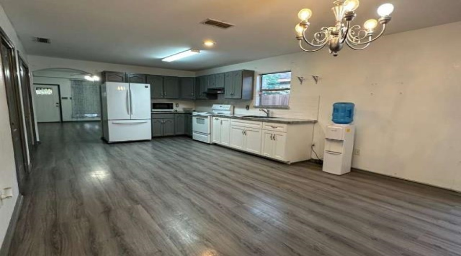 6005 Asis, laredo, Texas 78043, 5 Bedrooms Bedrooms, 7 Rooms Rooms,2 BathroomsBathrooms,Residential,For Rent,6005 Asis,20254737