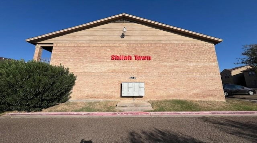 412 Shiloh Dr, Laredo, Texas 78045-6741, 2 Bedrooms Bedrooms, 4 Rooms Rooms,2 BathroomsBathrooms,Residential,For Rent,412 Shiloh Dr,20254739 412 Shiloh Dr, Laredo, Texas 78045-6741, 2 Bedrooms Bedrooms, 4 Rooms Rooms,2 BathroomsBathrooms,Residential,For Rent,412 Shiloh Dr,20254739