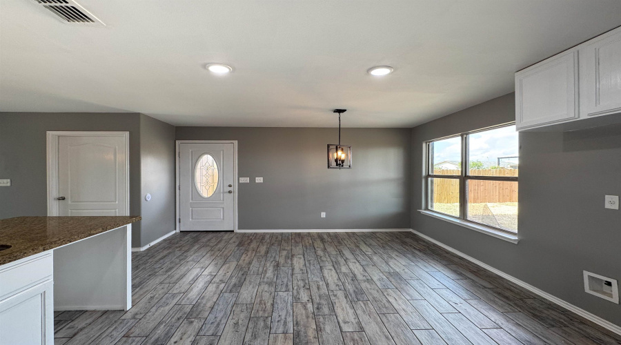 3520 Domingo Saenz Rd., Laredo, Texas 78046, 4 Bedrooms Bedrooms, 7 Rooms Rooms,2 BathroomsBathrooms,Residential,For Sale,3520 Domingo Saenz Rd.,20254740