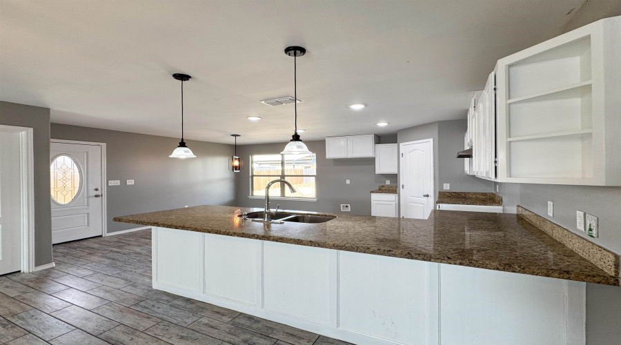 3520 Domingo Saenz Rd., Laredo, Texas 78046, 4 Bedrooms Bedrooms, 7 Rooms Rooms,2 BathroomsBathrooms,Residential,For Sale,3520 Domingo Saenz Rd.,20254740