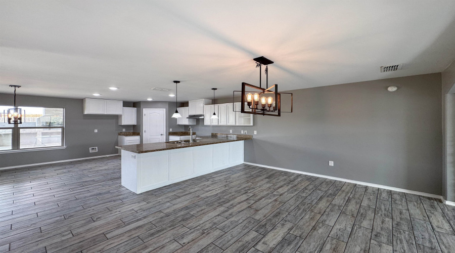 3520 Domingo Saenz Rd., Laredo, Texas 78046, 4 Bedrooms Bedrooms, 7 Rooms Rooms,2 BathroomsBathrooms,Residential,For Sale,3520 Domingo Saenz Rd.,20254740