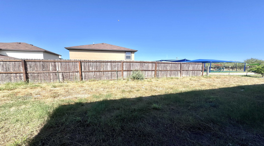 5536 Marble Falls St, Laredo, Texas 78046, 3 Bedrooms Bedrooms, 6 Rooms Rooms,2 BathroomsBathrooms,Residential,For Sale,5536 Marble Falls St,20254742