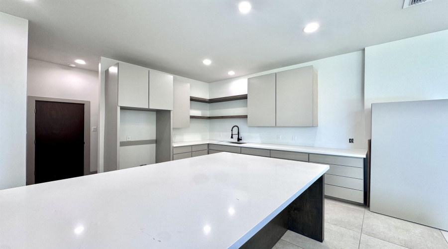 5536 Marble Falls St, Laredo, Texas 78046, 3 Bedrooms Bedrooms, 6 Rooms Rooms,2 BathroomsBathrooms,Residential,For Sale,5536 Marble Falls St,20254742