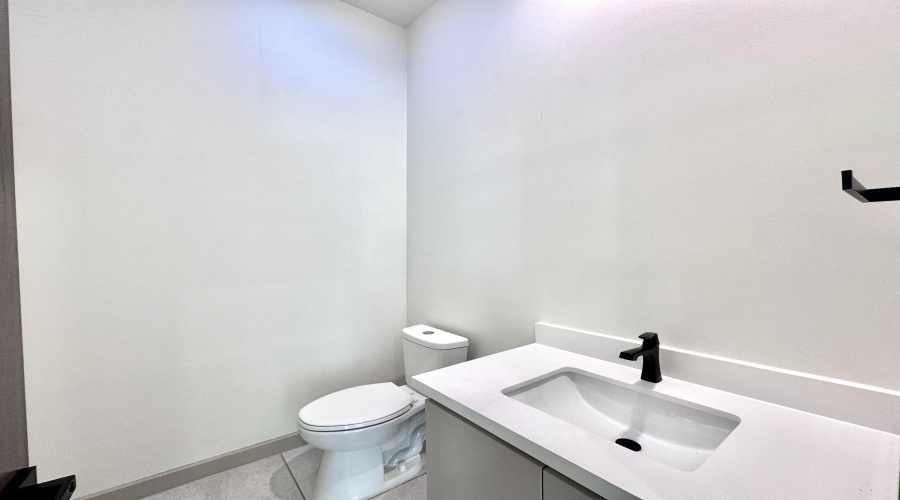 5536 Marble Falls St, Laredo, Texas 78046, 3 Bedrooms Bedrooms, 6 Rooms Rooms,2 BathroomsBathrooms,Residential,For Sale,5536 Marble Falls St,20254742