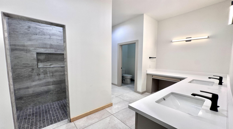 5536 Marble Falls St, Laredo, Texas 78046, 3 Bedrooms Bedrooms, 6 Rooms Rooms,2 BathroomsBathrooms,Residential,For Sale,5536 Marble Falls St,20254742