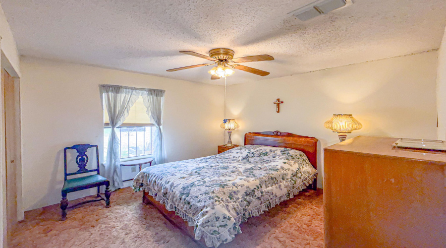 587 Garza Jones Ln., LAREDO, Texas 78045, 4 Bedrooms Bedrooms, 8 Rooms Rooms,3 BathroomsBathrooms,Residential,For Sale,587 Garza Jones Ln.,20254744