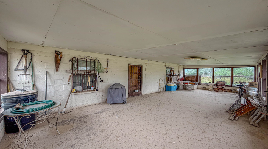 587 Garza Jones Ln., LAREDO, Texas 78045, 4 Bedrooms Bedrooms, 8 Rooms Rooms,3 BathroomsBathrooms,Residential,For Sale,587 Garza Jones Ln.,20254744