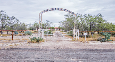 587 Garza Jones Ln., LAREDO, Texas 78045, 4 Bedrooms Bedrooms, 8 Rooms Rooms,3 BathroomsBathrooms,Residential,For Sale,587 Garza Jones Ln.,20254744 587 Garza Jones Ln., LAREDO, Texas 78045, 4 Bedrooms Bedrooms, 8 Rooms Rooms,3 BathroomsBathrooms,Residential,For Sale,587 Garza Jones Ln.,20254744