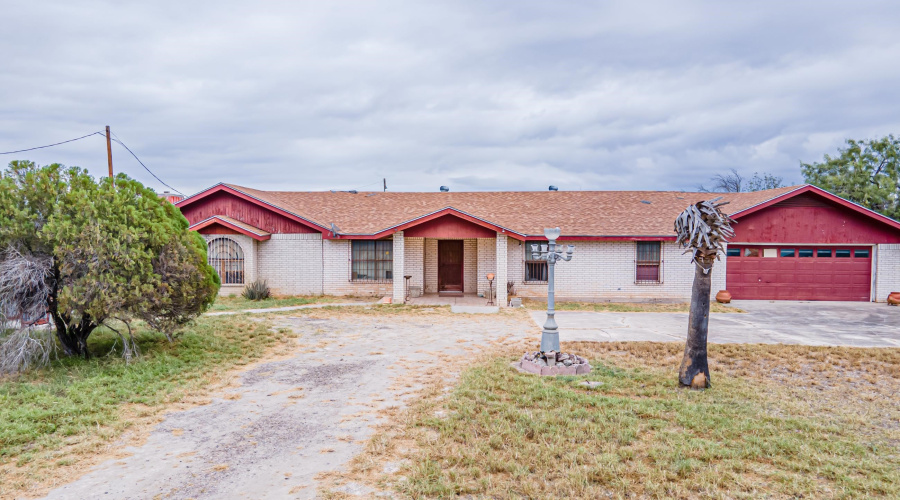 587 Garza Jones Ln., LAREDO, Texas 78045, 4 Bedrooms Bedrooms, 8 Rooms Rooms,3 BathroomsBathrooms,Residential,For Sale,587 Garza Jones Ln.,20254744