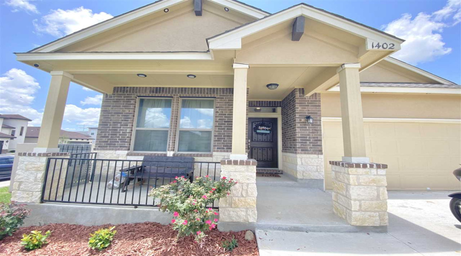 1402 Orto Dr., Laredo, Texas 78045, 4 Bedrooms Bedrooms, 6 Rooms Rooms,2 BathroomsBathrooms,Residential,For Rent,1402 Orto Dr.,20254745 1402 Orto Dr., Laredo, Texas 78045, 4 Bedrooms Bedrooms, 6 Rooms Rooms,2 BathroomsBathrooms,Residential,For Rent,1402 Orto Dr.,20254745