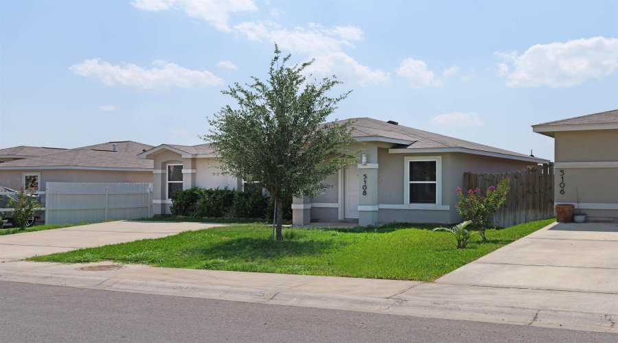 5108 Anacahuita Dr, Laredo, Texas 78046, 4 Bedrooms Bedrooms, 6 Rooms Rooms,2 BathroomsBathrooms,Residential,For Sale,5108 Anacahuita Dr,20251831