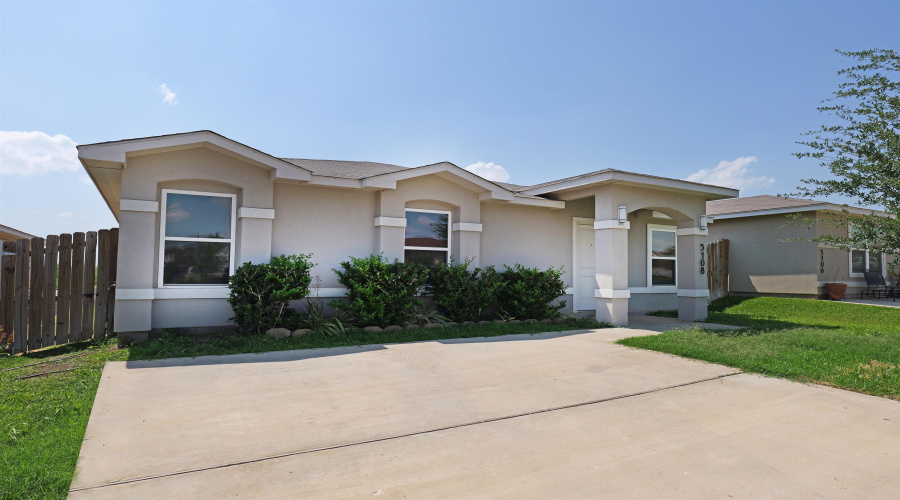 5108 Anacahuita Dr, Laredo, Texas 78046, 4 Bedrooms Bedrooms, 6 Rooms Rooms,2 BathroomsBathrooms,Residential,For Sale,5108 Anacahuita Dr,20251831