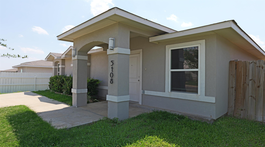 5108 Anacahuita Dr, Laredo, Texas 78046, 4 Bedrooms Bedrooms, 6 Rooms Rooms,2 BathroomsBathrooms,Residential,For Sale,5108 Anacahuita Dr,20251831