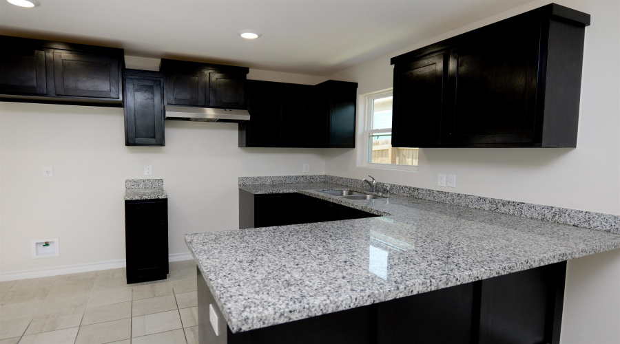 5108 Anacahuita Dr, Laredo, Texas 78046, 4 Bedrooms Bedrooms, 6 Rooms Rooms,2 BathroomsBathrooms,Residential,For Sale,5108 Anacahuita Dr,20251831