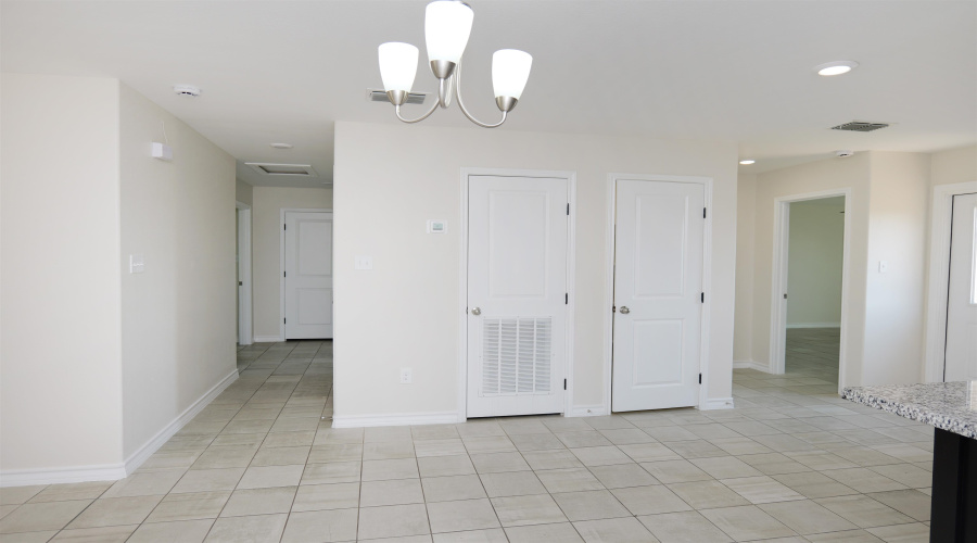 5108 Anacahuita Dr, Laredo, Texas 78046, 4 Bedrooms Bedrooms, 6 Rooms Rooms,2 BathroomsBathrooms,Residential,For Sale,5108 Anacahuita Dr,20251831