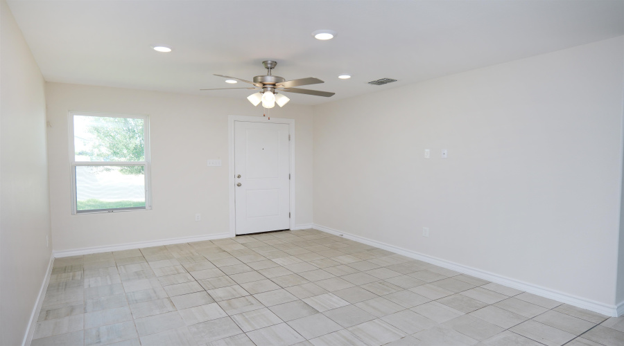 5108 Anacahuita Dr, Laredo, Texas 78046, 4 Bedrooms Bedrooms, 6 Rooms Rooms,2 BathroomsBathrooms,Residential,For Sale,5108 Anacahuita Dr,20251831