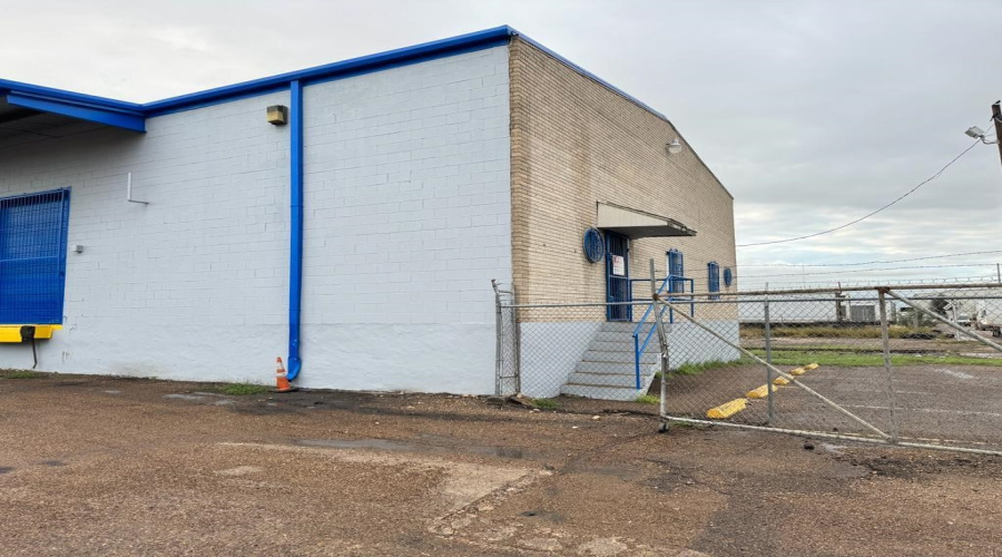 8660 San Lorenzo Dr, Laredo, Texas 78045, 1 Bedroom Bedrooms, 1 Room Rooms,3 BathroomsBathrooms,Commercial/industrial,For Rent,8660 San Lorenzo Dr,20254752