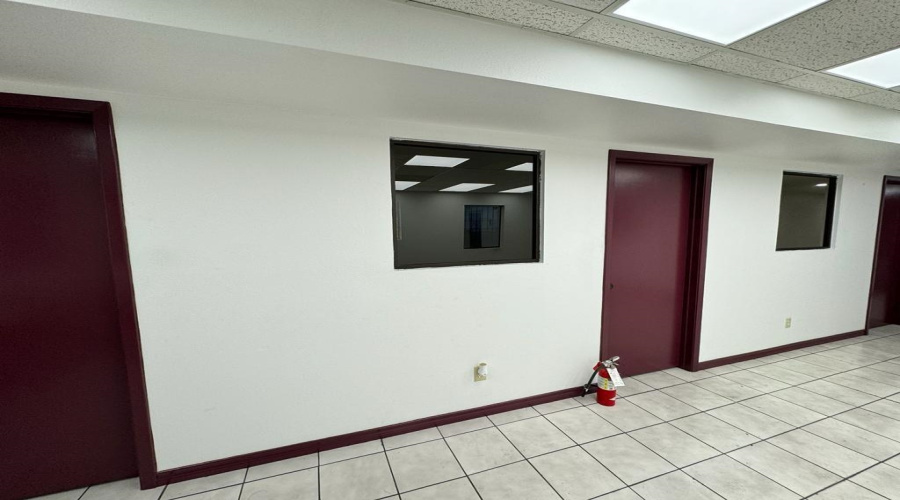 8660 San Lorenzo Dr, Laredo, Texas 78045, 1 Bedroom Bedrooms, 1 Room Rooms,3 BathroomsBathrooms,Commercial/industrial,For Rent,8660 San Lorenzo Dr,20254752