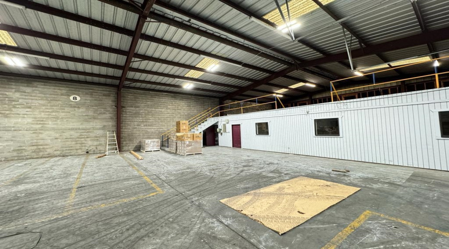 8660 San Lorenzo Dr, Laredo, Texas 78045, 1 Bedroom Bedrooms, 1 Room Rooms,3 BathroomsBathrooms,Commercial/industrial,For Rent,8660 San Lorenzo Dr,20254752