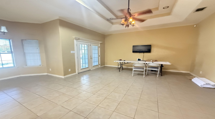 126 Watson Lake Dr, Laredo, Texas 78041, 4 Bedrooms Bedrooms, 7 Rooms Rooms,3 BathroomsBathrooms,Residential,For Sale,126 Watson Lake Dr,20254746