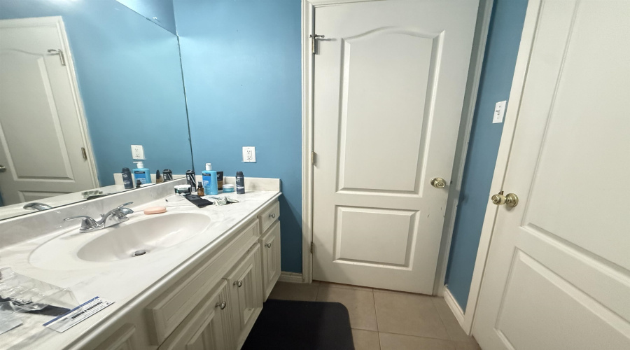 126 Watson Lake Dr, Laredo, Texas 78041, 4 Bedrooms Bedrooms, 7 Rooms Rooms,3 BathroomsBathrooms,Residential,For Sale,126 Watson Lake Dr,20254746