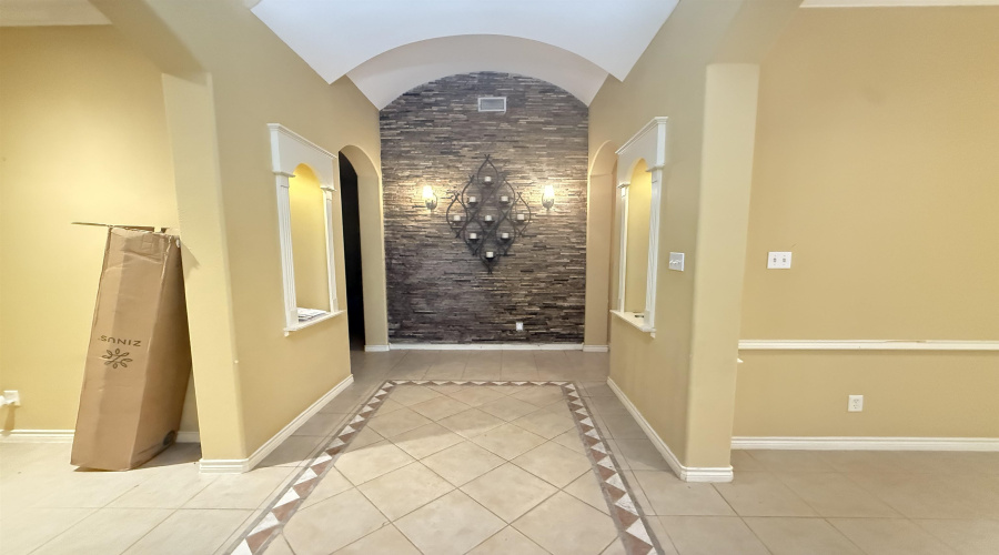 126 Watson Lake Dr, Laredo, Texas 78041, 4 Bedrooms Bedrooms, 7 Rooms Rooms,3 BathroomsBathrooms,Residential,For Sale,126 Watson Lake Dr,20254746