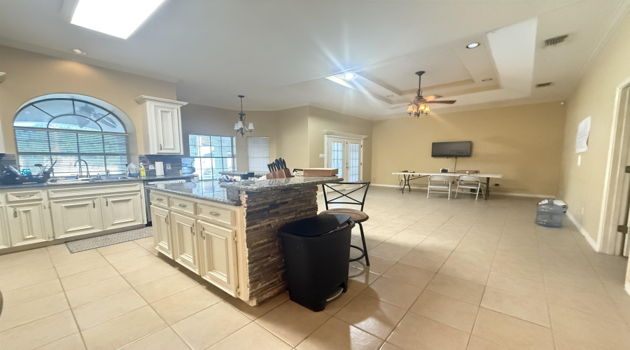 126 Watson Lake Dr, Laredo, Texas 78041, 4 Bedrooms Bedrooms, 7 Rooms Rooms,3 BathroomsBathrooms,Residential,For Sale,126 Watson Lake Dr,20254746