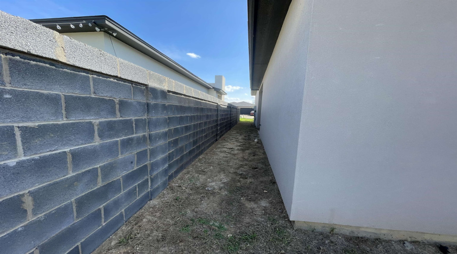 3824 Bella St., LAREDO, Texas 78046, 3 Bedrooms Bedrooms, 7 Rooms Rooms,2 BathroomsBathrooms,Residential,For Sale,3824 Bella St.,20254748