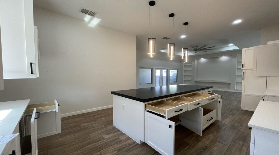 3824 Bella St., LAREDO, Texas 78046, 3 Bedrooms Bedrooms, 7 Rooms Rooms,2 BathroomsBathrooms,Residential,For Sale,3824 Bella St.,20254748