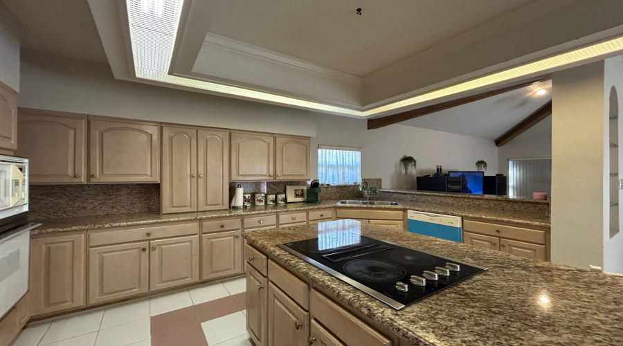 105 Sunset Dr, Laredo, Texas 78041, 4 Bedrooms Bedrooms, 9 Rooms Rooms,4 BathroomsBathrooms,Residential,For Sale,105 Sunset Dr,20254749