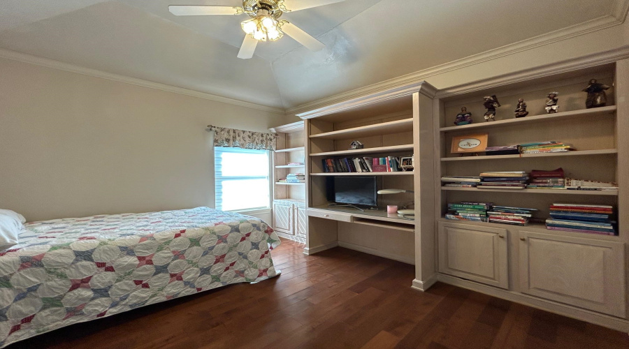 105 Sunset Dr, Laredo, Texas 78041, 4 Bedrooms Bedrooms, 9 Rooms Rooms,4 BathroomsBathrooms,Residential,For Sale,105 Sunset Dr,20254749