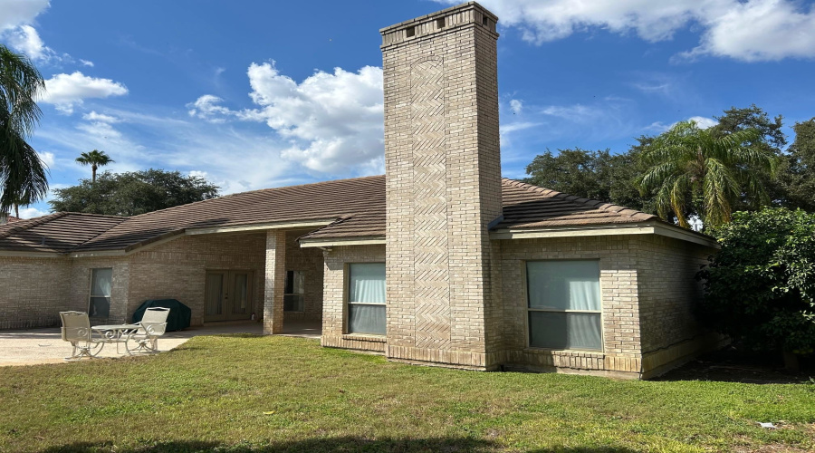 105 Sunset Dr, Laredo, Texas 78041, 4 Bedrooms Bedrooms, 9 Rooms Rooms,4 BathroomsBathrooms,Residential,For Sale,105 Sunset Dr,20254749