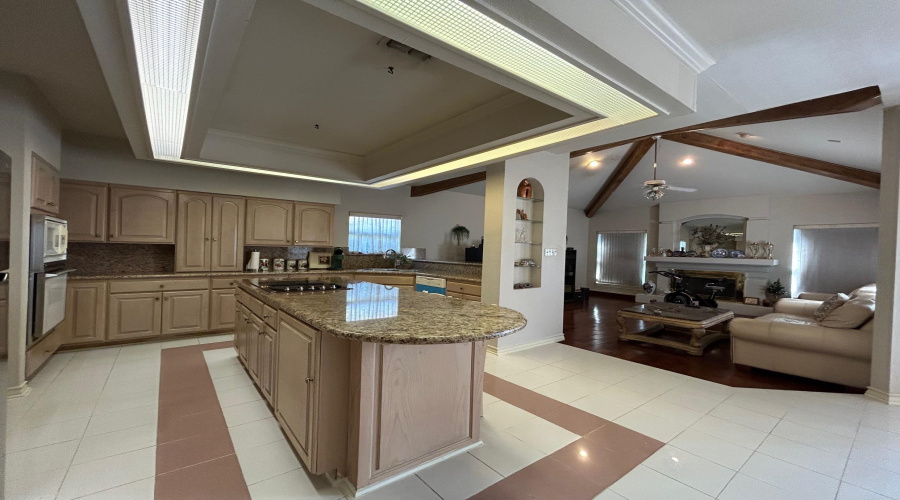 105 Sunset Dr, Laredo, Texas 78041, 4 Bedrooms Bedrooms, 9 Rooms Rooms,4 BathroomsBathrooms,Residential,For Sale,105 Sunset Dr,20254749